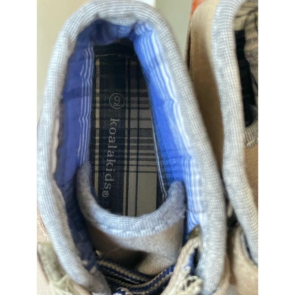 Canvas high top sneaker childs size 9 - Picture 8 of 8